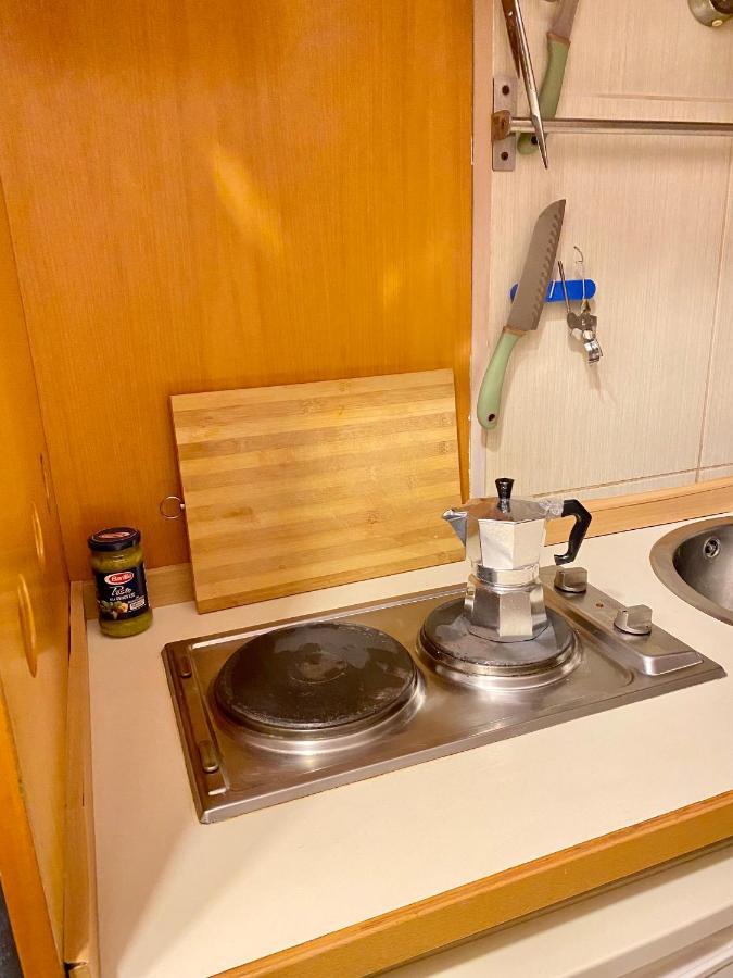 Boat Apartment เนเปิลส์ ภายนอก รูปภาพ
