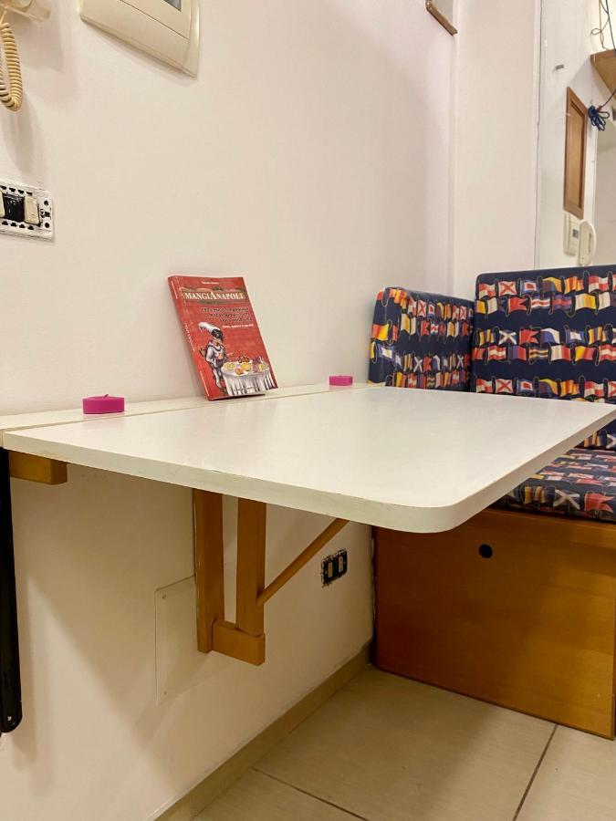 Boat Apartment เนเปิลส์ ภายนอก รูปภาพ